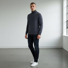 Cargar imagen en el visor de la galería, Suéter Cuello Alto Gris
